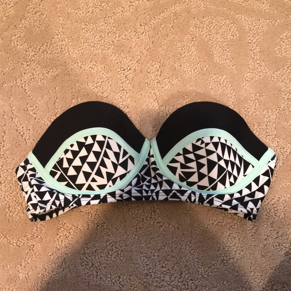 Strapless bikini